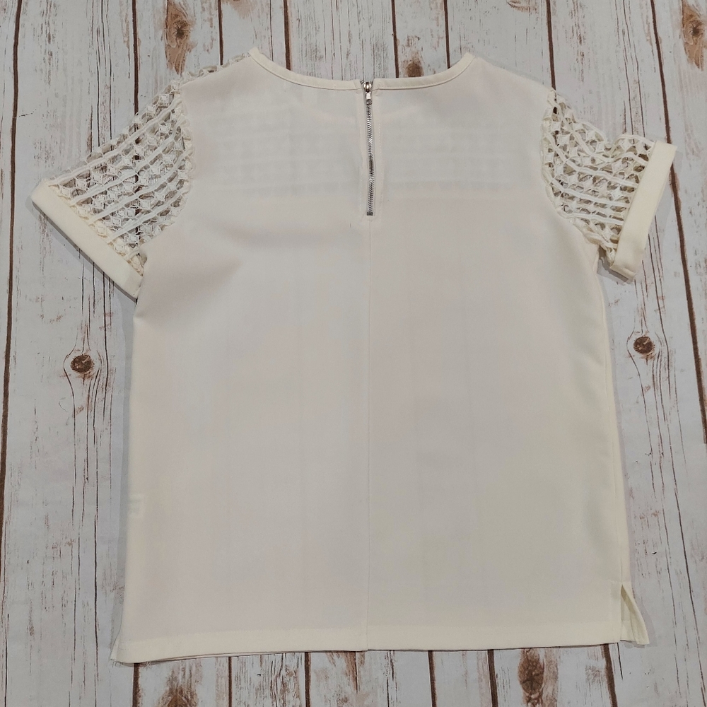 Off White Short Sleeve Blouse Cut Out Women's S - Picture 10 of 16
